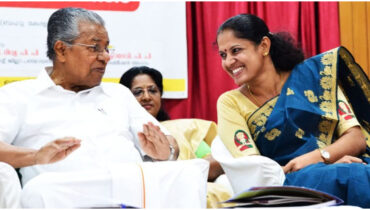 കോടതിയിൽ കണ്ടിപ്പാ പാക്കലാം, എന്റെ ഹീറോ… സഖാവ് പിണറായി; അഴിമതി ആരോപണത്തിനിടെ മുഖ്യമന്ത്രി വാഴ്ത്തി ദിവ്യയുടെ കുറിപ്പ്