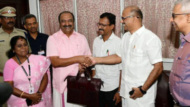 ക്ഷേമ പെന്‍ഷനില്‍ നിരാശ; തുക വര്‍ധിപ്പിക്കില്ലെന്ന് ധനമന്ത്രി, കുടിശ്ശിക കൊടുത്തു തീര്‍ക്കും, ബജറ്റ് അവതരണം അവസാനിച്ചു