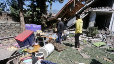 പഹല്‍ഗാം ഭീകരാക്രമണത്തില്‍ പങ്ക്:  കശ്മീരില്‍ സുരക്ഷാ ഉദ്യോഗസ്ഥര്‍ മൂന്ന് ഭീകരരുടെ വീടുകള്‍ കൂടി തകര്‍ത്തു