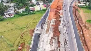 ദേശീയപാത തകര്‍ച്ച: കടുത്ത നടപടിയുമായി കേന്ദ്രം, പ്രൊജക്ട് ഡയറക്ടര്‍ക്ക് സസ്‌പെന്‍ഷന്‍; സൈറ്റ് എഞ്ചിനീയറെ പിരിച്ചുവിട്ടു