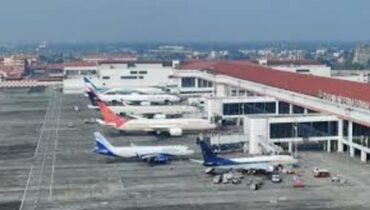 നെടുമ്പാശ്ശേരി വിമാനത്താവളത്തിൽ  ബോംബ് ഭീഷണി