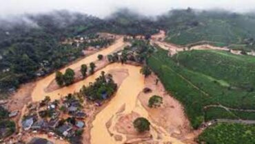 മുണ്ടക്കൈ – ചൂരൽമല ഉരുൾപ്പൊട്ടൽ; പുന്നപ്പുഴയിലെ ഉരുൾപൊട്ടൽ അവശിഷ്‌ടം നീക്കാൻ ഊരാളുങ്കലിന് കരാർ