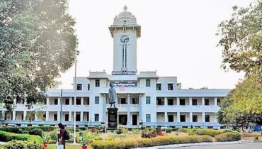 കേരള സർവകലാശാല പോര്; ബലിയാടായി വിദ്യാർത്ഥികൾ, വി സിയുടെ ഒപ്പിനായി കാത്ത് കിടക്കുന്നത് 2500 ഡിഗ്രി സർട്ടിഫിക്കറ്റുകൾ
