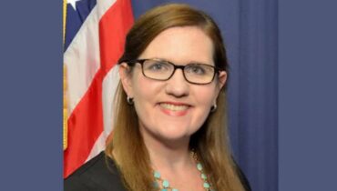 റെബേക്ക കെല്ലി സ്ലോട്ടറിനെ പുറത്താക്കുന്നത് തടഞ്ഞ് കോടതി; തിരിച്ചടിക്കാനൊരുങ്ങി ട്രംപ് ഭരണകൂടം