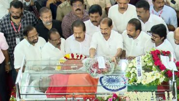 വി എസ് എന്ന ജനപ്രിയ നേതാവിന്റെ വിയോഗം കേരള ജനതയ്ക്കും കമ്മ്യൂണിസ്റ്റ് പാർട്ടിക്കും വലിയ നഷ്ടം; അനുശോചിച്ച് കോൺഗ്രസ് നേതാക്കൾ