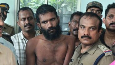 ഗോവിന്ദച്ചാമി ഇനി വിയ്യൂർ ജയിലിലെ ഏകാന്ത തടവിൽ; സെല്ലുകളിൽ ഉള്ളവർക്ക് പരസ്പരം കാണാനോ സംസാരിക്കാനോ കഴിയില്ല, ഭക്ഷണം കഴിക്കാൻപോലും പുറത്തിറക്കില്ല