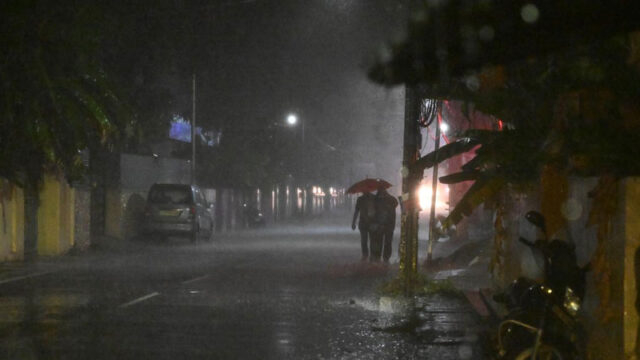 ദേ മഴ വരുന്നു, കൊടും ചൂടിനിടെ ആശ്വാസമായി കാലാവസ്ഥ പ്രവചനം; ബുധനാഴ്ച നാല് ജില്ലകളിൽ യെല്ലോ അലർട്ട്