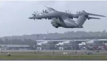 തിരുവനന്തപുരത്ത് കുടുങ്ങിയ ബ്രിട്ടീഷ് യുദ്ധവിമാനം എഫ് 35 ബിയുടെ തകരാറുകൾ പരിഹരിക്കാനെത്തിയ എയർബസ് 400 മടങ്ങി, 21 അംഗ വിദഗ്ധ സംഘം കേരളത്തിൽ തുടരും