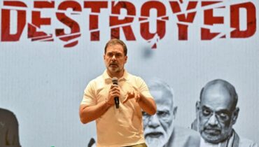 തെരഞ്ഞെടുപ്പ് കമ്മീഷനെതിരെ ഗുരുതര ആരോപണങ്ങളുമായി രാഹുൽ ഗാന്ധി; 40 ലക്ഷം ദുരൂഹ വോട്ടർമാർ, ബിജെപിയുമായി ചേർന്ന് തെരഞ്ഞെടുപ്പ് അട്ടിമറിച്ചു