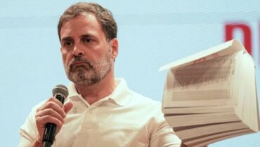‘വോട്ട് കൊള്ള’ ആരോപണത്തിൽ തെരഞ്ഞെടുപ്പ് കമ്മീഷന്റെ ഇടപെടൽ, ‘രാഹുല്‍ ഗാന്ധി ഒപ്പിട്ട സത്യവാങ്മൂലത്തിനൊപ്പം വിവരങ്ങള്‍ സമർപ്പിക്കണം’