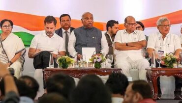 വോട്ടർ പട്ടിക ക്രമക്കേട്; തെരഞ്ഞെടുപ്പ് കമ്മീഷനെതിരെ പ്രതിഷേധവുമായി ഇന്ത്യാസഖ്യം, 300 എംപിമാർ അണിനിരക്കും