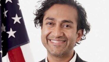 അമേരിക്കൻ വാക്‌സീൻ തലവനായി വീണ്ടും വിനയ് പ്രസാദ് ; തിരിച്ചെത്തിയത് യുഎസ് ഫുഡ് ആൻഡ് ഡ്രഗ് അഡ്മിനിസ്ട്രേഷന്റെ അഭ്യർഥന മാനിച്ച്