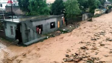 മേഘവിസ്ഫോടനം; ജമ്മു കശ്മീരിൽ മിന്നൽ പ്രളയം, 7 പേർ മരിച്ചു