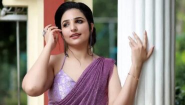 പ്രതിപക്ഷ നേതാവ് അച്ഛനെ പോലെ,  നടി റിനി ആന്‍ ജോര്‍ജ്