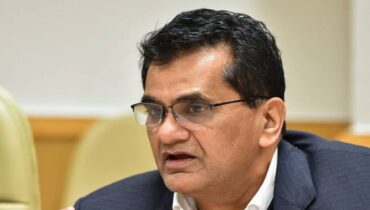 യു എസ് അധിക തീരുവ ; സുസ്ഥിരമായ ദീർഘകാല വളർച്ച ലക്ഷ്യമിട്ട് ഇന്ത്യയിൽ ശക്തമായ പരിഷ്‌കരണം വേണമെന്ന് അമിതാഭ് കാന്ത്