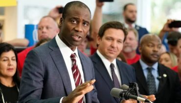 പതിറ്റാണ്ടുകളായുള്ള നയം മാറ്റി ഫ്ലോറിഡ: വാക്സിൻ നിർബന്ധങ്ങൾ പൂർണ്ണമായും എടുത്തുകളയുന്നു, ഇങ്ങനെയൊരു തീരുമാനമെടുക്കുന്ന ആദ്യ യുഎസ് സംസ്ഥാനം