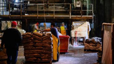 ട്രംപിൻ്റെ ഇരട്ട തീരുവയിൽ അടി പതറി ഇന്ത്യൻ ലെതർ ഉൽപന്നങ്ങൾ