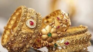 ഇതെന്തൊരു വിലയാ! കുതിച്ചുയർന്ന് ചരിത്രത്തിലെ ഏറ്റവും വലിയ വിലയിൽ സ്വർണം; പവന് 77,640 രൂപ!