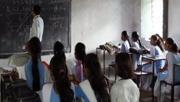 വിജയം സ്വകാര്യ ട്യൂഷൻ വഴിയോ ? കേരളത്തിൽ  സ്വകാര്യ ട്യൂഷൻ വ്യാപകം,  പത്താംക്ലാസുകാരിൽ പകുതിയിലേറെപ്പേർക്കും സ്വകാര്യട്യൂഷനെന്നും കേന്ദ്ര സർവേ റിപ്പോർട്ട്