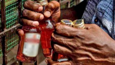 നാളെ മുതൽ മദ്യശാലകളിൽ പ്ലാസ്റ്റിക് കുപ്പികൾ ശേഖരിക്കുന്നു; മദ്യത്തിന് 20 രൂപ ഡെപ്പോസിറ്റ്