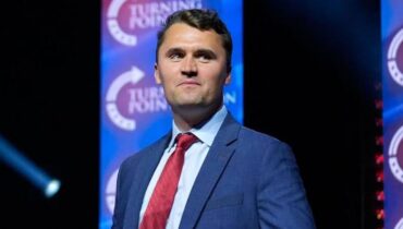 അംഗീകരിക്കാൻ കഴിയില്ല, വിസ റദ്ദാക്കുമെന്ന് മുന്നറിയിപ്പുമായി യുഎസ് സ്റ്റേറ്റ് ഡിപ്പാർട്ട്‌മെന്‍റ്; ‘വിദേശികൾ അക്രമത്തെ മഹത്വവത്കരിക്കരുത്’