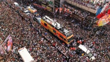 കരൂർ ദുരന്തം: ഡിഎംകെ ഗൂഢാലോചന ആരോപിച്ച് ടി വി കെ; സിബിഐ അന്വേഷിക്കണമെന്ന് ആവശ്യം