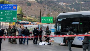 ഇസ്രയേലിനെ നടുക്കി ബസിൽ വെടിവെപ്പ്, 6 മരണം, നിരവധി പേർക്ക് പരിക്ക്; അക്രമികൾ പലസ്തീനികളെന്ന് ഇസ്രയേൽ, വെടിവച്ച് കൊന്നു