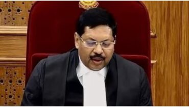 ‘ഞാൻ എല്ലാം മതങ്ങളെയും ബഹുമാനിക്കുന്നു’, ഖജുരാഹോയിലെ വിഷ്ണു വിഗ്രഹ കേസിൽ ‘പോയി ദൈവത്തോട് പറയൂ’ വിവാദത്തിൽ ചീഫ് ജസ്റ്റിസിന്റെ വിശദീകരണം