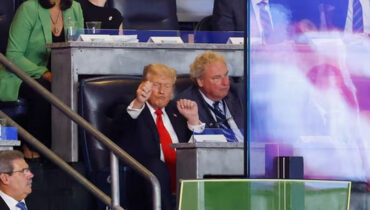 എന്താണ് ട്രംപേ… പ്രിയപ്പെട്ടവന്‍ ജീവന്‍ പൊലിഞ്ഞ് കിടക്കുമ്പോഴും ആര്‍ത്തുല്ലസിച്ച്…വിമര്‍ശനവുമായി സോഷ്യല്‍ മീഡിയ