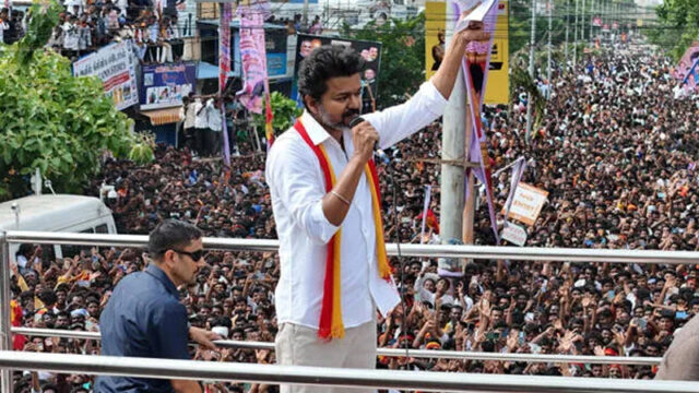 വിജയ് ഞെട്ടുന്ന രാഷ്‌ട്രീയ നീക്കം! തമിഴ്‌നാട്ടിൽ വൻ ട്വിസ്റ്റ്; ടിവികെയെ തടയാൻ ഡിഎംകെയും എഐഎഡിഎംകെയും കൈകോർക്കുമോ? വമ്പൻ നീക്കങ്ങൾ
