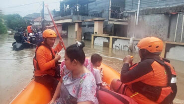 ബാലിയില്‍ കനത്ത മഴയെത്തുടര്‍ന്നുണ്ടായ വെള്ളപ്പൊക്കത്തിൽ 14 മരണം; കാണാതായ ആറ് പേർക്കായി തിരച്ചിൽ തുടരുന്നു