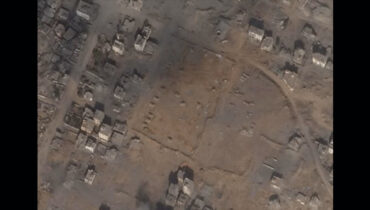 ഗാസ നഗരത്തില്‍ ആക്രമണത്തിന് തയ്യാറായി ഇസ്രായേലി ടാങ്കുകള്‍- ഉപഗ്രഹ ചിത്രങ്ങള്‍ പുറത്ത്, ഗുരുതരമായ മാനുഷിക പ്രതിസന്ധിയിലേക്ക് ഗാസ, ഇതുവരെ പൊലിഞ്ഞത് 65,000 ജീവനുകള്‍