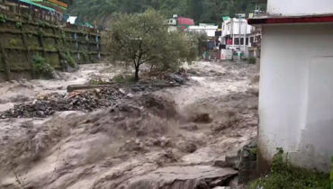 മേഘവിസ്‌ഫോടനം, പേമാരി, മിന്നല്‍ പ്രളയം… ഉത്തരാഖണ്ഡില്‍ നിരവധിപ്പേരെ കാണാതായി, മുഖ്യമന്ത്രിയോട് വിവരങ്ങൾ തേടി മോദിയും അമിത്ഷായും