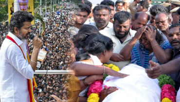 ‘കരൂര്‍ ദുരന്തത്തില്‍ സ്വതന്ത്ര അന്വേഷണം വേണം’; ടിവികെയുടെ ഹര്‍ജി മദ്രാസ് ഹൈക്കോടതി ഇന്ന് പരിഗണിക്കും