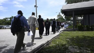 ഗവൺമെന്‍റ് ഷട്ട്ഡൗണിനിടെ യുഎസിന് ഉലയ്ക്കുന്ന റിപ്പോർട്ട് പുറത്ത്, സ്വകാര്യ മേഖലയിൽ സെപ്റ്റംബറിൽ 32,000 ജോലികൾ നഷ്ടപ്പെട്ടു