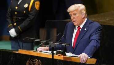 അമേരിക്ക നേരിടുന്നത് രാജ്യത്തിനുള്ളില്‍ നിന്നുള്ള യുദ്ധമെന്ന് പ്രസിഡന്റ് ഡോണള്‍ഡ് ട്രംപ്, പരാമർശിച്ചത് ഡെമോക്രാറ്റുകൾ ഭരിക്കുന്ന സംസ്ഥാനങ്ങളെ