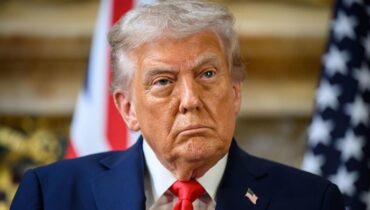 ഡെമോക്രാറ്റുകൾക്ക് എതിരെ  ഷട്ട്‌ഡൗൺ ഉപയോഗിക്കുമെന്ന് ട്രംപ് ; അവർ നിയന്ത്രിക്കുന്ന സംസ്ഥാനങ്ങൾക്കും നഗരങ്ങൾക്കും ഫെഡറൽ ഫണ്ട് കുറയ്ക്കും