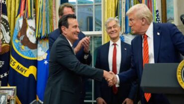 ഇനി കുറഞ്ഞ വിലയിൽ മരുന്നുകൾ ലഭ്യമാകുന്നു; മരുന്നുകളുടെ വില കുറക്കാൻ ട്രംപ് ഭരണകൂടവുമായി കരാറിലേർപ്പെട്ട് അസ്ട്രാസെനിക്ക