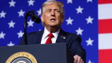 ട്രംപിൻ്റെ അടച്ചുപൂട്ടൽ; ലക്ഷക്കണക്കിന് സർക്കാർ ജീവനക്കാർക്ക് ശമ്പളമില്ല