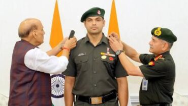 ഒളിമ്പിക്‌സ്‌ സ്വർണ മെഡൽ ജേതാവ് നീരജ് ചോപ്രയ്ക്ക്  ഓണററി ലെഫ്റ്റനന്റ് കേണൽ പദവി നൽകി ഇന്ത്യൻ ആർമി