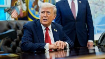 ട്രംപ് ഭരണകൂടത്തിൻ്റെ ഷട്ട്ഡൗൺ; ശമ്പളത്തിനായി ബിൽ അവതരിപ്പിക്കാൻ ഡെമോക്രാറ്റിക് പാർട്ടി