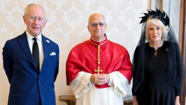 മാര്‍പാപ്പയുമായി സംയുക്ത പ്രാര്‍ത്ഥന നടത്തി ബ്രിട്ടീഷ് രാജാവ് ചാൾസ്