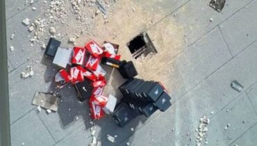 നൈക്ക് ഷൂസിൻ്റെ ടാഗ് ലൈനായ ജസ്റ്റ് ഡു ഇറ്റ്”  നടപ്പാക്കി കള്ളന്മാർ; ഫ്ലോറിഡയിലെ ഒരു മാളിന്റെ മേൽക്കൂര കുത്തിത്തുറന്ന് കള്ളന്മാർ മോഷ്ടിച്ചത് $50,000 മൂല്യമുള്ള ഷൂകൾ