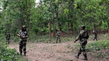 വീണ്ടും മാവോയിസ്റ്റുകളുടെ ക്രൂരത, ജവാന്റെ സഹോദരനെയും പോലീസ് ഉദ്യോഗാർത്ഥിയെയും വെട്ടിക്കൊന്നു