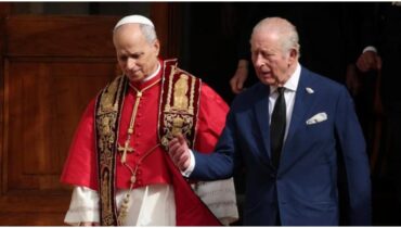 500 വർഷത്തെ പിണക്കം മറന്ന് സഭ തലവന്മാർ! വത്തിക്കാനിൽ കിങ് ചാൾസും ലിയോ മാർപാപ്പയും ഒന്നിച്ച് പ്രാർത്ഥനയിൽ, ചരിത്ര നിമിഷം