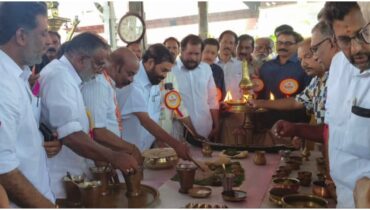 ദേവന് നേദിക്കും മുന്നേ ദേവസ്വം മന്ത്രിക്ക് വിളമ്പി, ഗുരുതര ആചാരലംഘനമെന്ന് തന്ത്രി; ആറന്മുള വള്ളസദ്യയിൽ പരസ്യ പ്രായശ്ചിത്തം വേണമെന്നും ആവശ്യം