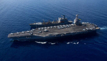 മധ്യ, ദക്ഷിണ അമേരിക്കയ്ക്ക് ചുറ്റുമുള്ള സമുദ്രത്തിലേക്ക് വിമാനവാഹിനിക്കപ്പല്‍ അയച്ച് ട്രംപ്, സൈനിക ശക്തി വര്‍ധിപ്പിക്കുന്നു; മയക്കുമരുന്ന് കടത്തുകാര്‍ കൂടുതല്‍ ഭയക്കണം, വെനിസ്വേലയ്ക്കും സമ്മർദ്ദം