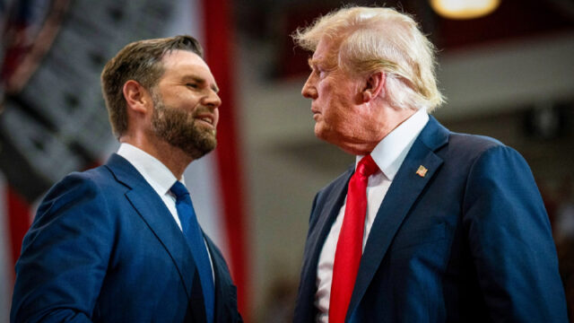 സെനറ്റിൽ 50-50, ട്രംപിന് തുണയായി വാൻസിന്‍റെ നിർണായക വോട്ട്; വെനിസ്വേലയിൽ സൈനിക നീക്കം തടയാനുള്ള നീക്കം പരാജയപ്പെട്ടു