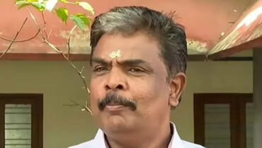 ശബരിമല സ്വര്‍ണ്ണക്കൊള്ളയില്‍ നിര്‍ണായക നീക്കം : മുരാരി ബാബു കസ്റ്റഡിയില്‍, ചോദ്യം ചെയ്യല്‍ തുടരുന്നു, ഇന്ന് അറസ്റ്റുണ്ടായേക്കും