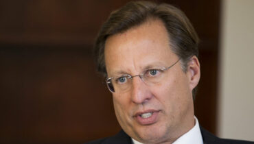 “ചെന്നൈയ്ക്ക് 220,000 H-1B വിസകൾ ലഭിച്ചു, ഒരു രാജ്യത്തിന് അനുവദിക്കുന്നതിൻ്റെ ഇരട്ടിയിലധികം! ഇത് വൻ തട്ടിപ്പെന്ന് യുഎസ് സാമ്പത്തിക വിദഗ്ധൻ